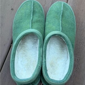 UGG Lactae Hevea - Vegan rubber sole collab Cozy Green Slippers